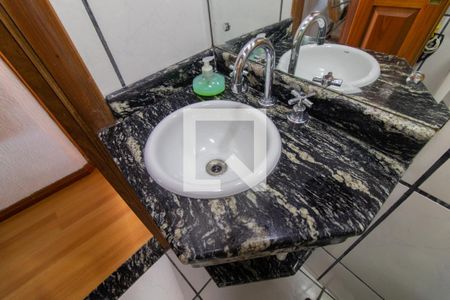 Casa à venda com 385m², 5 quartos e 9 vagasBanheiro da Suíte 5