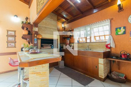 Casa à venda com 385m², 5 quartos e 9 vagasChurrasqueira