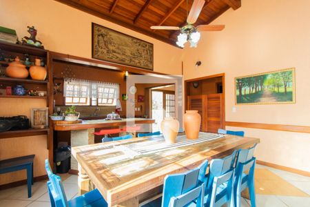 Casa à venda com 385m², 5 quartos e 9 vagasSala 2