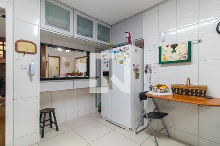 Casa à venda com 385m², 5 quartos e 9 vagasCozinha