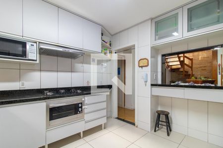 Casa à venda com 385m², 5 quartos e 9 vagasCozinha