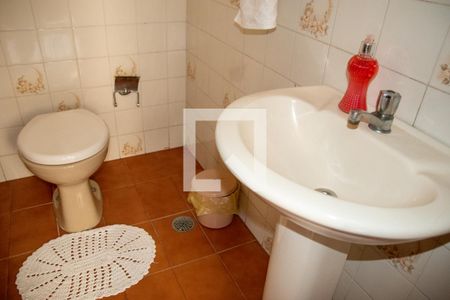 Casa para alugar com 750m², 8 quartos e 5 vagasBanheiro de Serviço 1