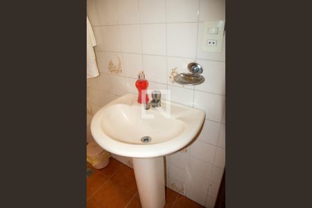 Casa para alugar com 750m², 8 quartos e 5 vagasBanheiro de Serviço 1