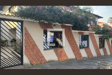 Casa para alugar com 750m², 8 quartos e 5 vagasFachada