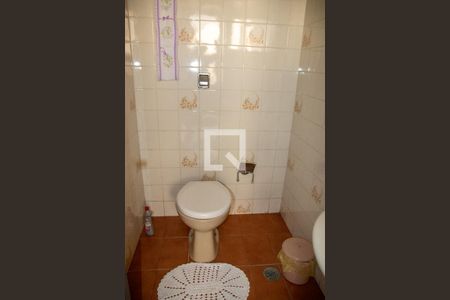 Casa para alugar com 750m², 8 quartos e 5 vagasBanheiro de Serviço 1