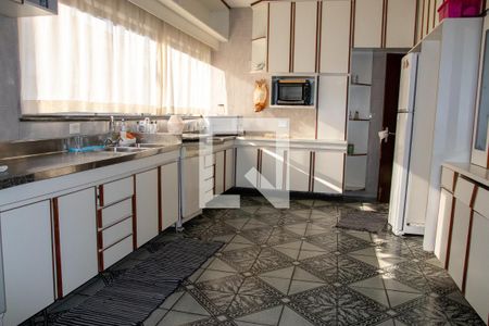 Casa para alugar com 750m², 8 quartos e 5 vagasCozinha