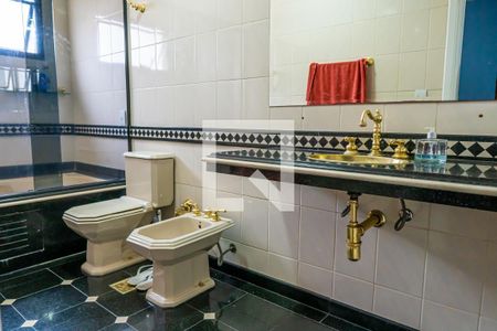 Apartamento à venda com 130m², 2 quartos e 2 vagasBanheiro da Suíte