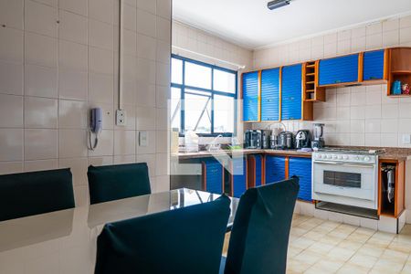 Apartamento à venda com 130m², 2 quartos e 2 vagasCozinha
