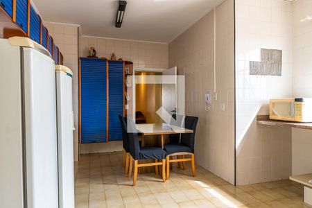 Apartamento à venda com 130m², 2 quartos e 2 vagasCozinha