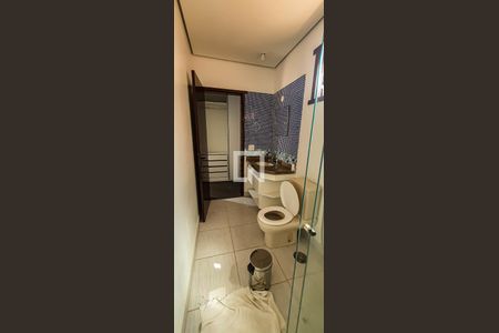 Casa de condomínio para alugar com 335m², 6 quartos e 4 vagasBanheiro da Suíte 2