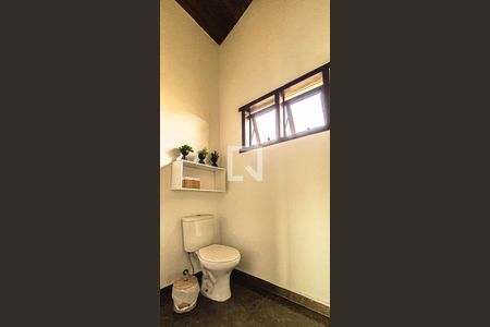 Casa de condomínio para alugar com 335m², 6 quartos e 4 vagasBanheiro da Suite 3