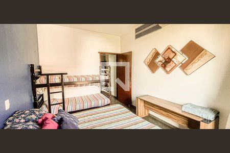 Casa de condomínio para alugar com 335m², 6 quartos e 4 vagasQuarto