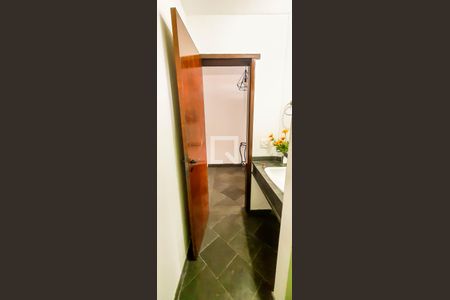 Casa de condomínio para alugar com 335m², 6 quartos e 4 vagasLavabo