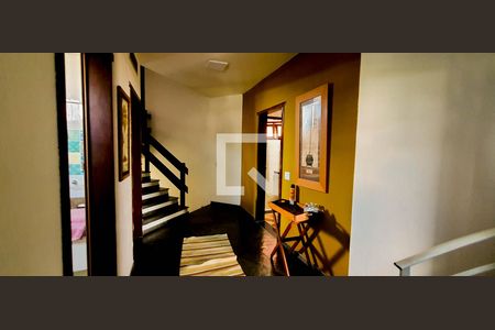 Casa de condomínio para alugar com 335m², 6 quartos e 4 vagasCorredor