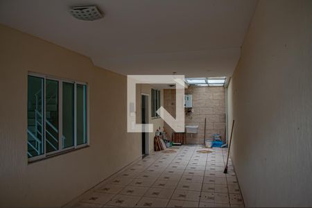 Casa à venda com 220m², 3 quartos e 2 vagasarea de serviço - garagem