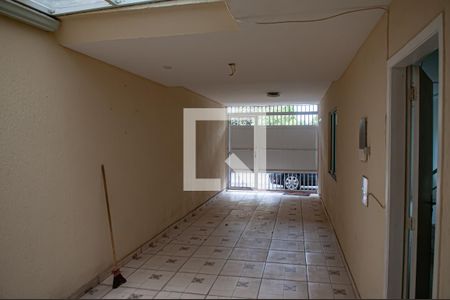 Casa à venda com 220m², 3 quartos e 2 vagasarea de serviço - garagem