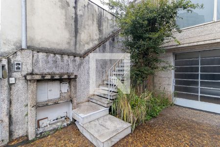 Casa à venda com 202m², 3 quartos e 4 vagasEscada