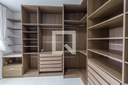 Apartamento para alugar com 110m², 2 quartos e 2 vagas Apartamento para alugar com 110m², 2 quartos e 2 vagasCloset do Quarto 2