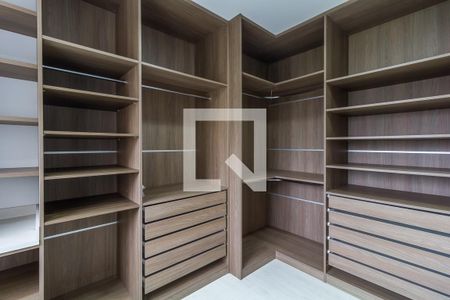 Apartamento para alugar com 110m², 2 quartos e 2 vagas Apartamento para alugar com 110m², 2 quartos e 2 vagasCloset do Quarto 2