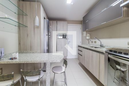 Apartamento para alugar com 110m², 2 quartos e 2 vagas Apartamento para alugar com 110m², 2 quartos e 2 vagasCozinha