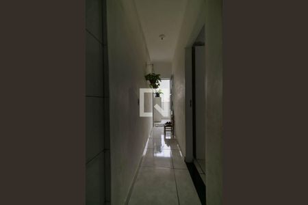 Corredor de casa para alugar com 4 quartos, 300m² em Jardim Maria Rosa, Taboão da Serra