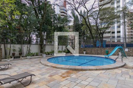 Apartamento à venda com 204m², 3 quartos e 2 vagas Apartamento à venda com 204m², 3 quartos e 2 vagasPiscina