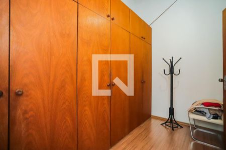 Casa à venda com 280m², 4 quartos e 6 vagasQuarto 1 - Closet