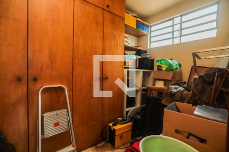 Casa à venda com 280m², 4 quartos e 6 vagasQuarto de Serviço