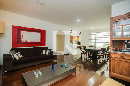 Sala 1 de casa para alugar com 4 quartos, 280m² em Bela Aliança, São Paulo