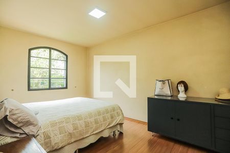 Casa à venda com 280m², 4 quartos e 6 vagasQuarto 4 - Suíte