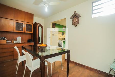 Casa à venda com 280m², 4 quartos e 6 vagasSala 3