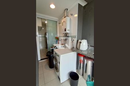 Apartamento à venda com 74m², 3 quartos e 2 vagas Apartamento à venda com 74m², 3 quartos e 2 vagasÁrea de Serviço