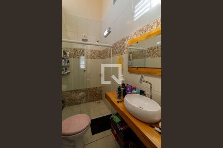 Casa à venda com 323m², 4 quartos e 3 vagas Casa à venda com 323m², 4 quartos e 3 vagasBanheiro da Suíte