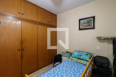 Casa à venda com 323m², 4 quartos e 3 vagas Casa à venda com 323m², 4 quartos e 3 vagasQuarto 3