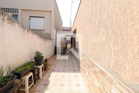 Casa à venda com 323m², 4 quartos e 3 vagas Casa à venda com 323m², 4 quartos e 3 vagasQuintal