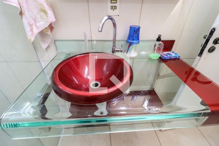 Casa à venda com 323m², 4 quartos e 3 vagas Casa à venda com 323m², 4 quartos e 3 vagasBanheiro