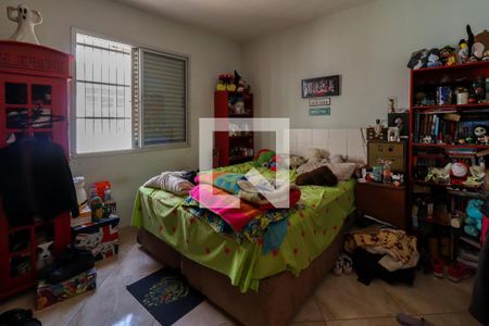 Casa à venda com 323m², 4 quartos e 3 vagas Casa à venda com 323m², 4 quartos e 3 vagasQuarto 2