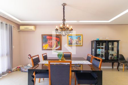 Sala de casa de condomínio à venda com 3 quartos, 300m² em Vila Nova, Porto Alegre