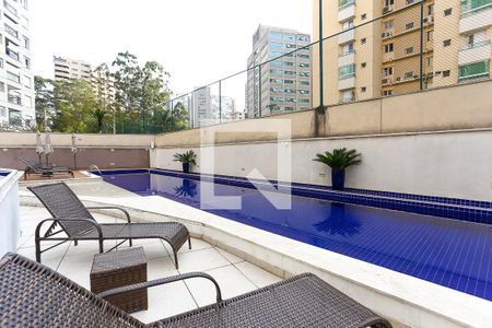 Apartamento à venda com 172m², 3 quartos e 3 vagasÁrea comum - Piscina