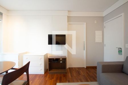 Sala/Cozinha de apartamento à venda com 1 quarto, 43m² em Vila Olímpia, São Paulo