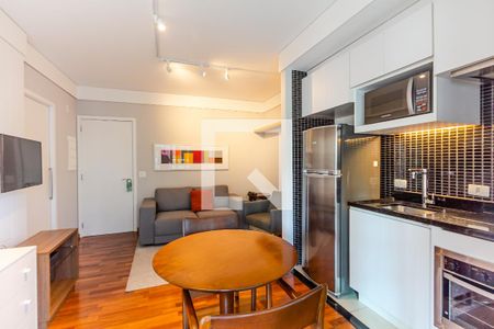 Sala/Cozinha de apartamento à venda com 1 quarto, 43m² em Vila Olímpia, São Paulo