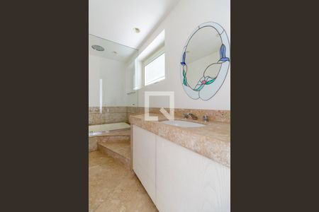 Apartamento à venda com 408m², 3 quartos e 5 vagasBanheiro 3 - Suíte