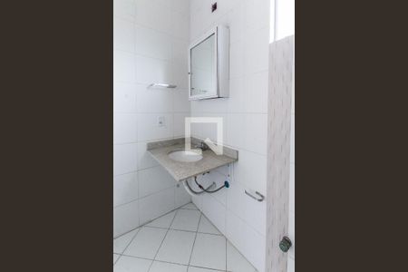 Casa à venda com 201m², 3 quartos e 2 vagasBanheiro 2