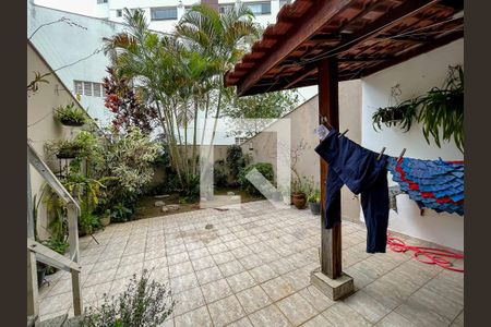 Casa para alugar com 300m², 5 quartos e 5 vagasQuintal