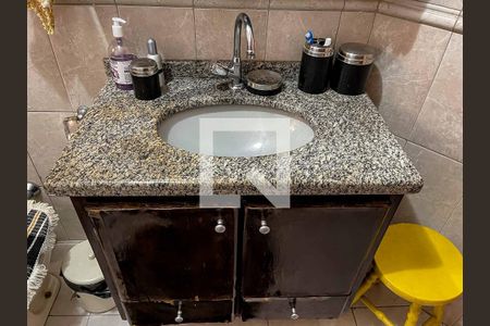 Casa para alugar com 300m², 5 quartos e 5 vagasBanheiro 1