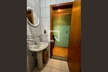 Casa para alugar com 300m², 5 quartos e 5 vagasBanheiro 3