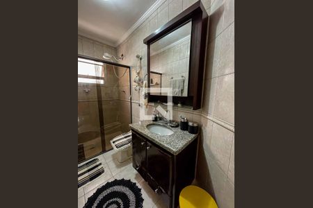 Casa para alugar com 300m², 5 quartos e 5 vagasBanheiro 1