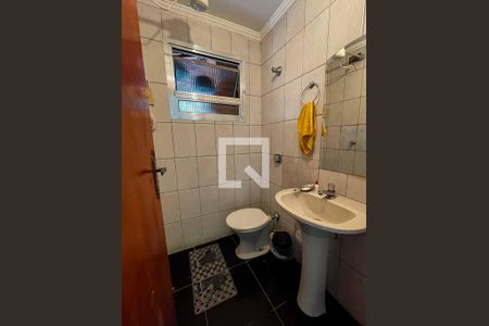 Casa para alugar com 300m², 5 quartos e 5 vagasBanheiro 2