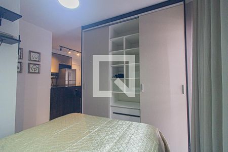 Quarto de kitnet/studio para alugar com 1 quarto, 36m² em Centro, Curitiba