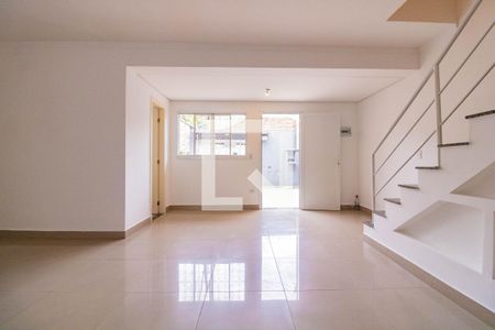 Sala de casa para alugar com 2 quartos, 150m² em Planalto Paulista, São Paulo